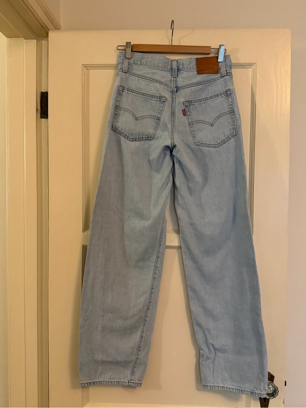 Levi's Baggy Dad Wide Leg Jeans - Picture 3 of 6